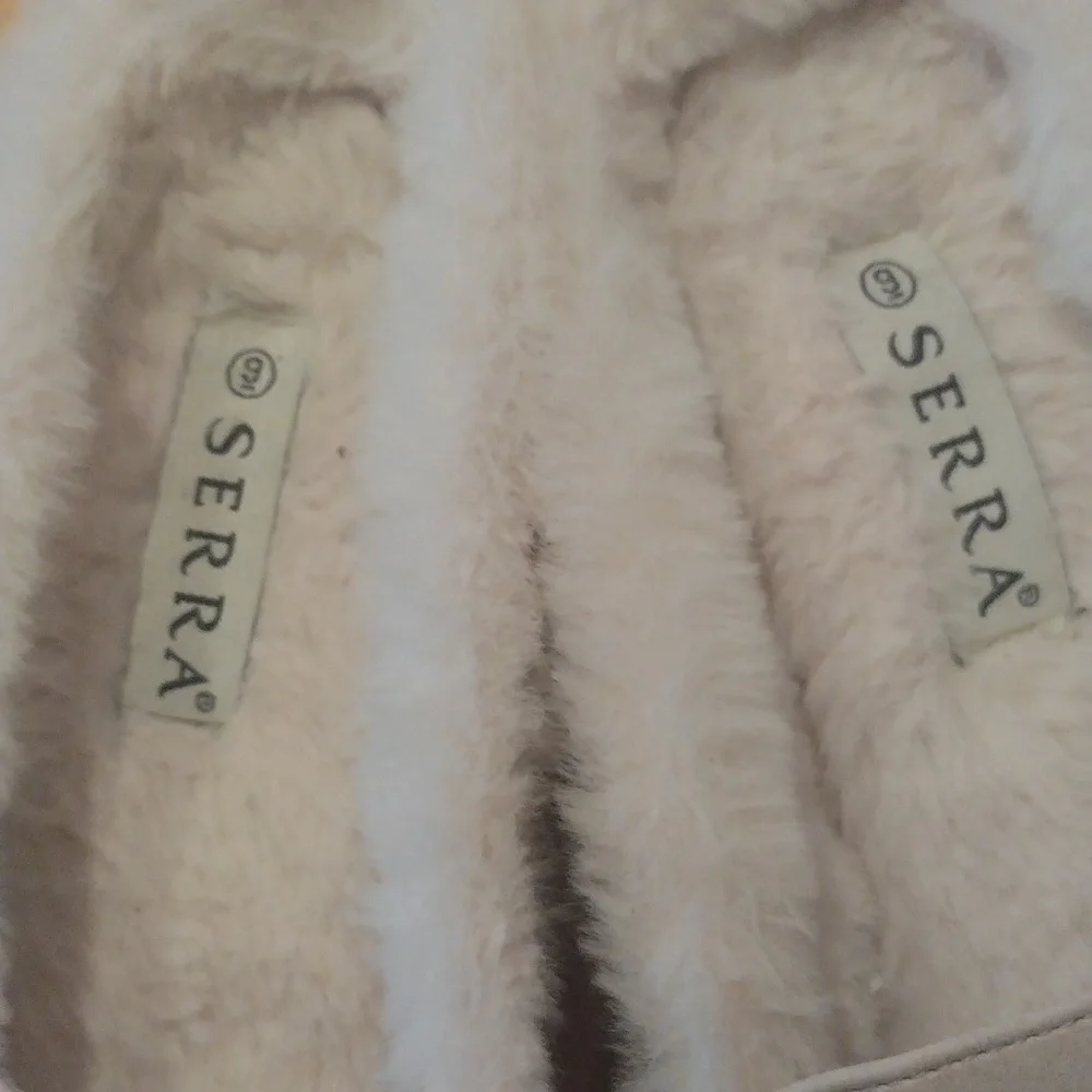 --Serra soft fluffy lined flat rubber sole penny loafers/indoor outdoor slip ons